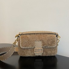 FEND BAGUETTE A/W BAG (28CM)