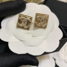 Chanle Shining Studs