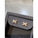 CHUMET Ear Studs with Natural deep sea white shell