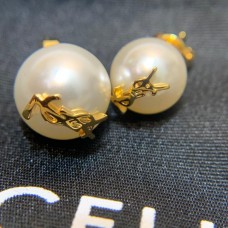 YSI PEARL EAR STUDS