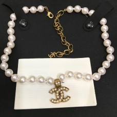 CHANLE CC PEARL NECKLACE